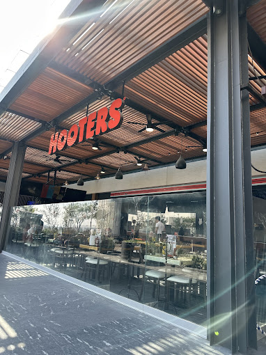 Hooters Antea