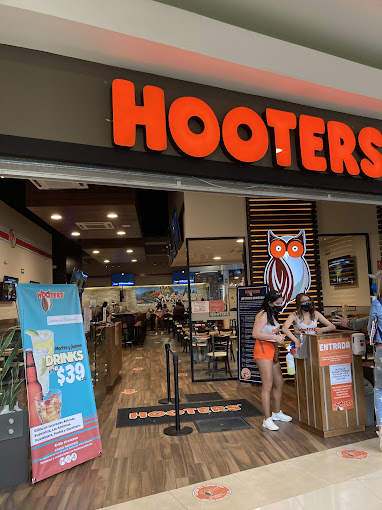 Hooters Buenavista