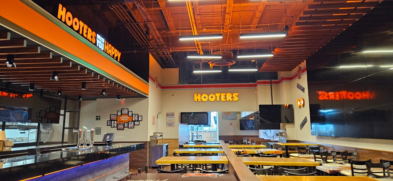 Hooters Metepec