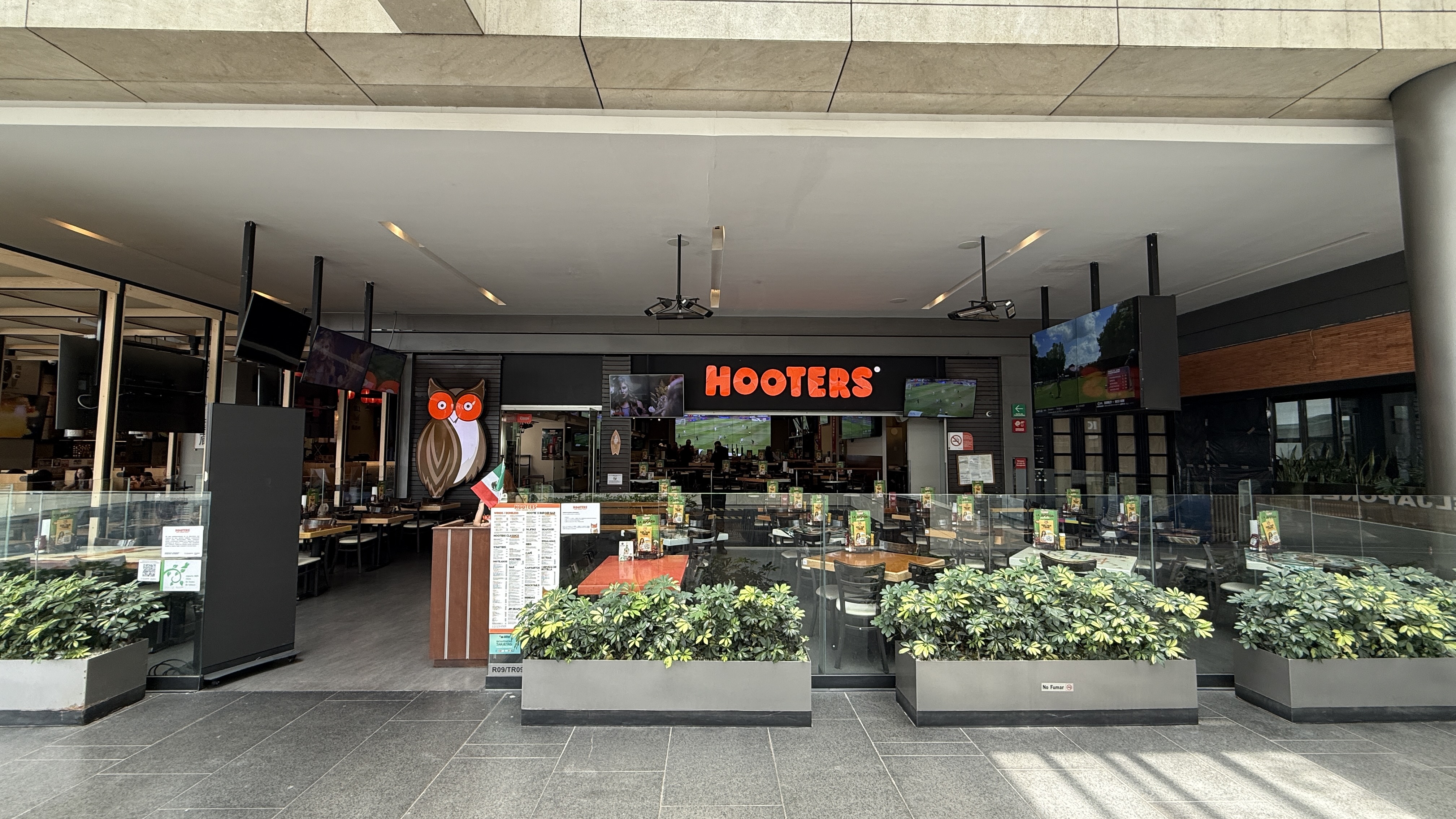 Hooters Oasis