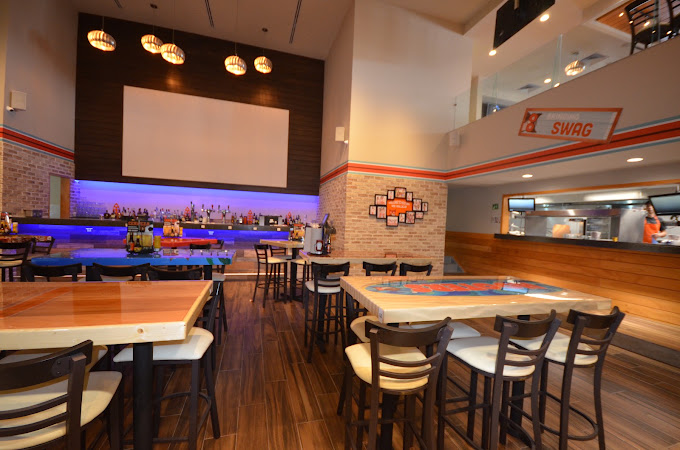 Hooters Vallejo